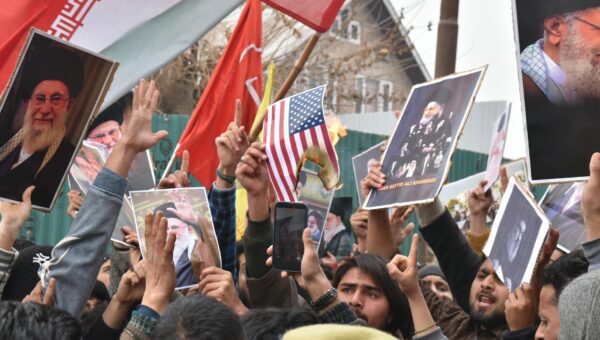 Iran-US Ceasefire on Brink of Collapse: Regional Mediators Rush to Tehran as War Looms in 2026 - featured