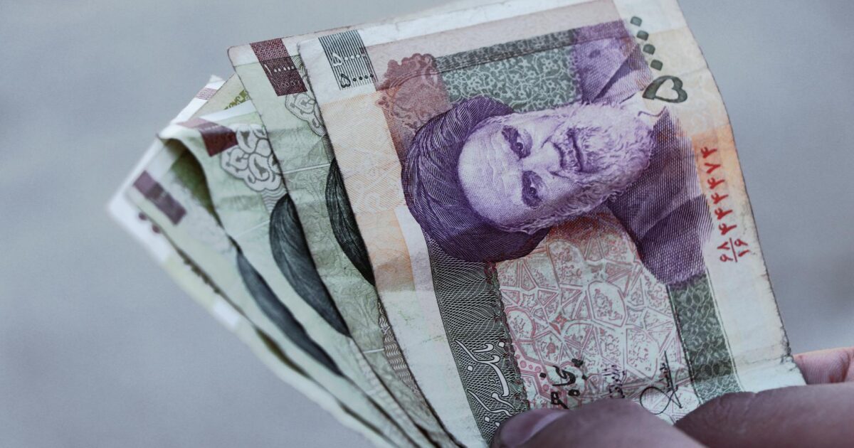 Iran War 2026: Oil Prices Plummet as US and Iran Edge Closer to Peace Deal, But Agreement Hangs in the Balance - featured