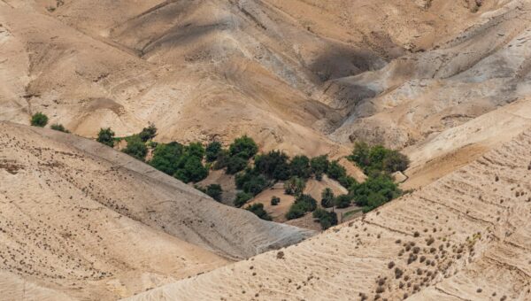 Iran and Israel: A Fragile Ceasefire Holds After Intense Exchange of Strikes in 2026 - featured