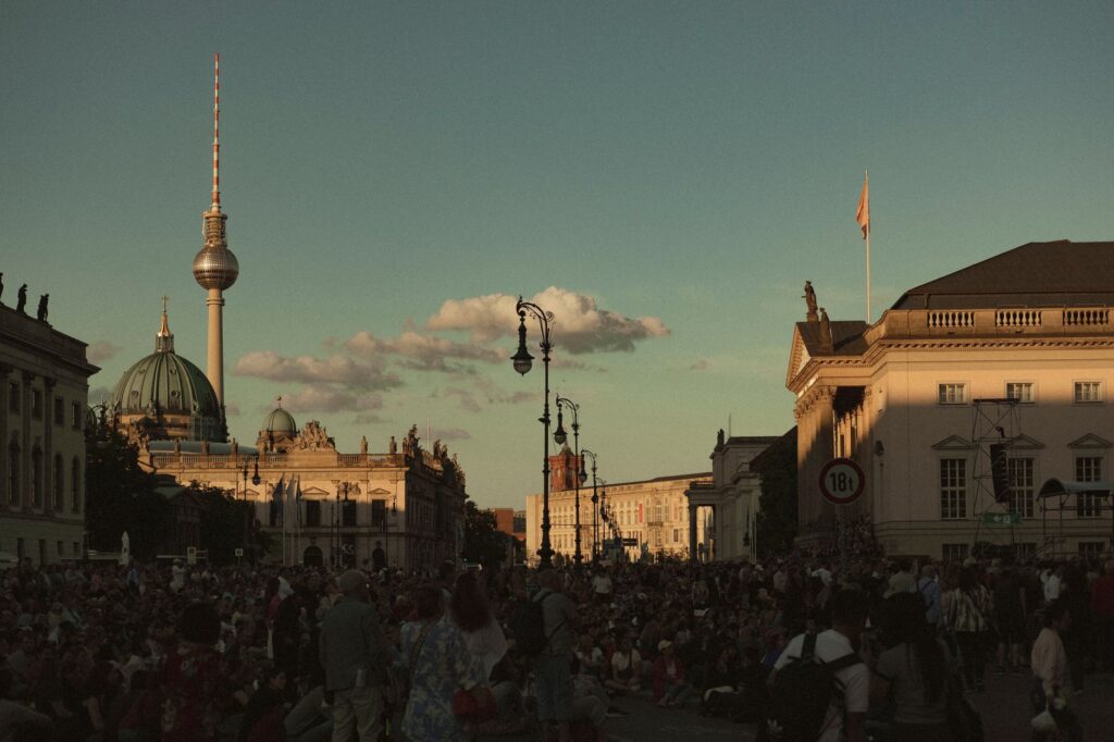 Berlin Pride Event Turns Deadly: Police Shoot Suspect in Car Ramming Attack, 2026