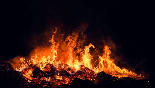 Europe Ablaze: Extreme Heat and Strong Winds Fuel New Wildfires in France and Spain, Forcing Hundreds of Thousands to Flee in 2026 - featured