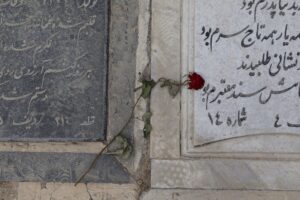 Iran in Mourning: Tens of Thousands Gather in Tehran to Pay Respects to Ayatollah Ali Khamenei in 2026 - featured