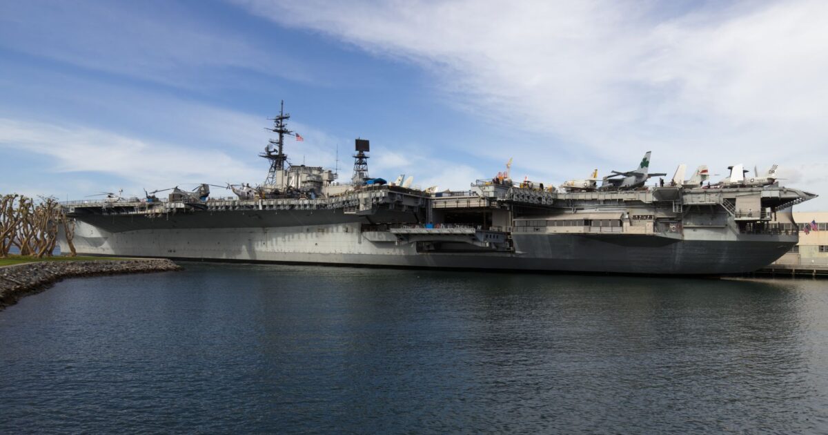 U.S. Aircraft Carrier Makes Historic Port Call in Vietnam, Signaling Strengthened Ties in 2026 Amid Rising Tensions with China - featured