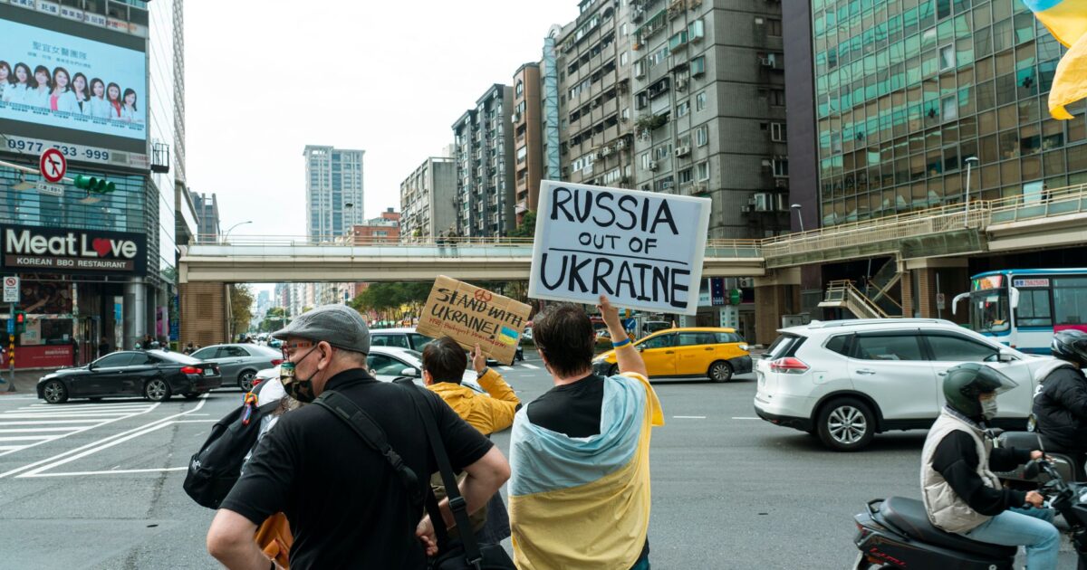 Russia-Ukraine Conflict Escalates: At Least 7 Killed in Largest Attack of 2026, Sparking Fears of Wider War