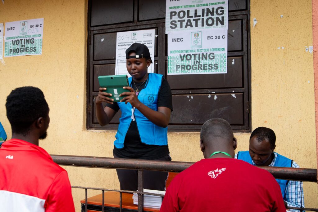Zambia's Presidential Election Vote Count Suspended Amidst Violence and Fraud Allegations in 2026